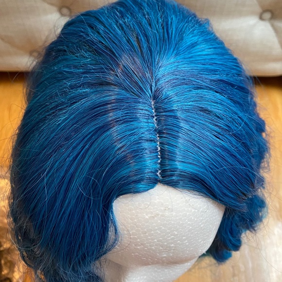 Blue-Aqua Ombré Mid Length Wavy Wig - Picture 4 of 9